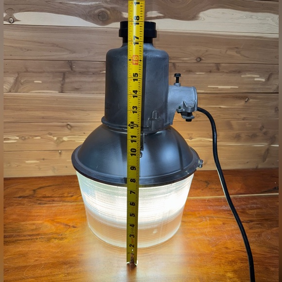 18” Aluminum LED Industrial Streetlight Security Pole Mountable Barn Lamp Light - Picture 4 of 12